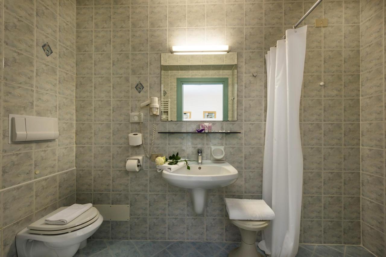 Salus Smart & Chic 4*