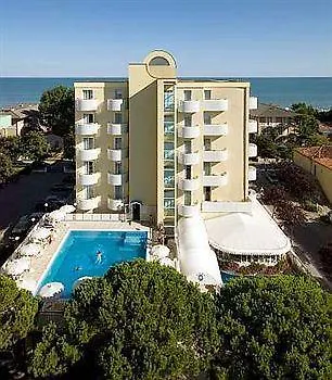 Salus Smart & Chic Hotel