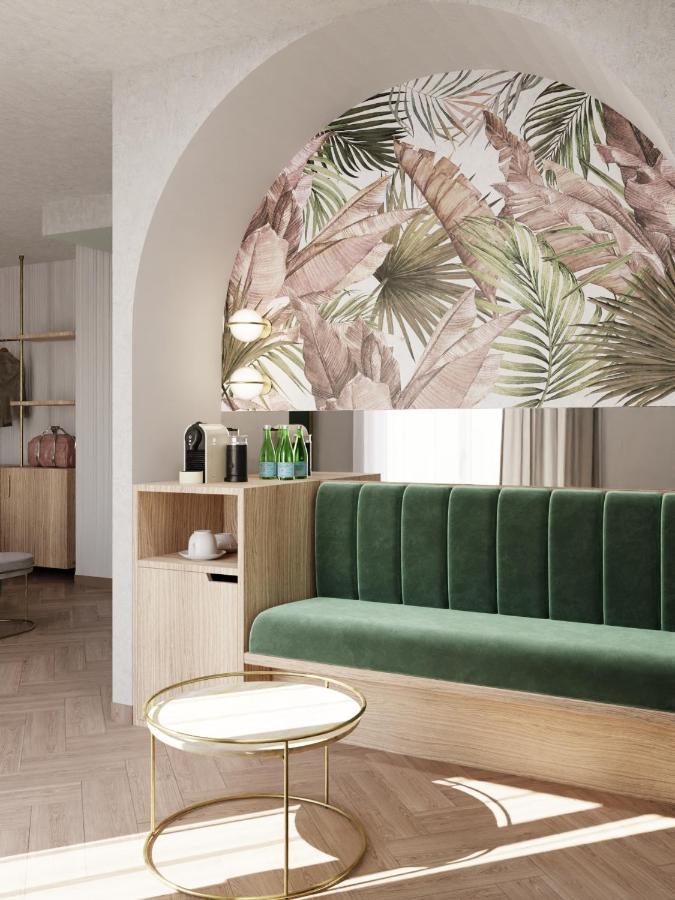 Salus Smart & Chic