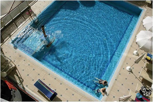 Hotel Salus Smart & Chic 4*